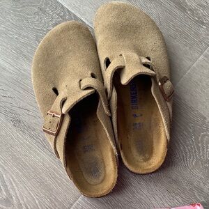 Size 38 Boston Iconic Birkenstock Taupe Suede Slip-On Shoes gently Worn Indoors